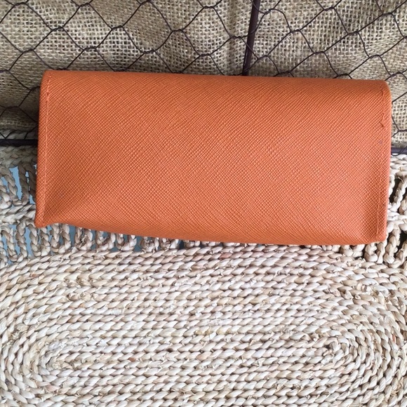 Tory Burch orange eyeglass case - Picture 3 of 10